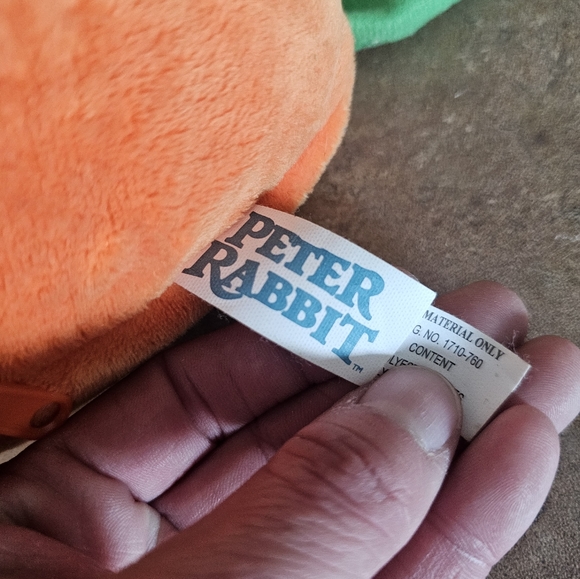 Peter Rabbit 8" Dan Dee Stuffed Plush Carrot Zip Up 2022 - Picture 5 of 8